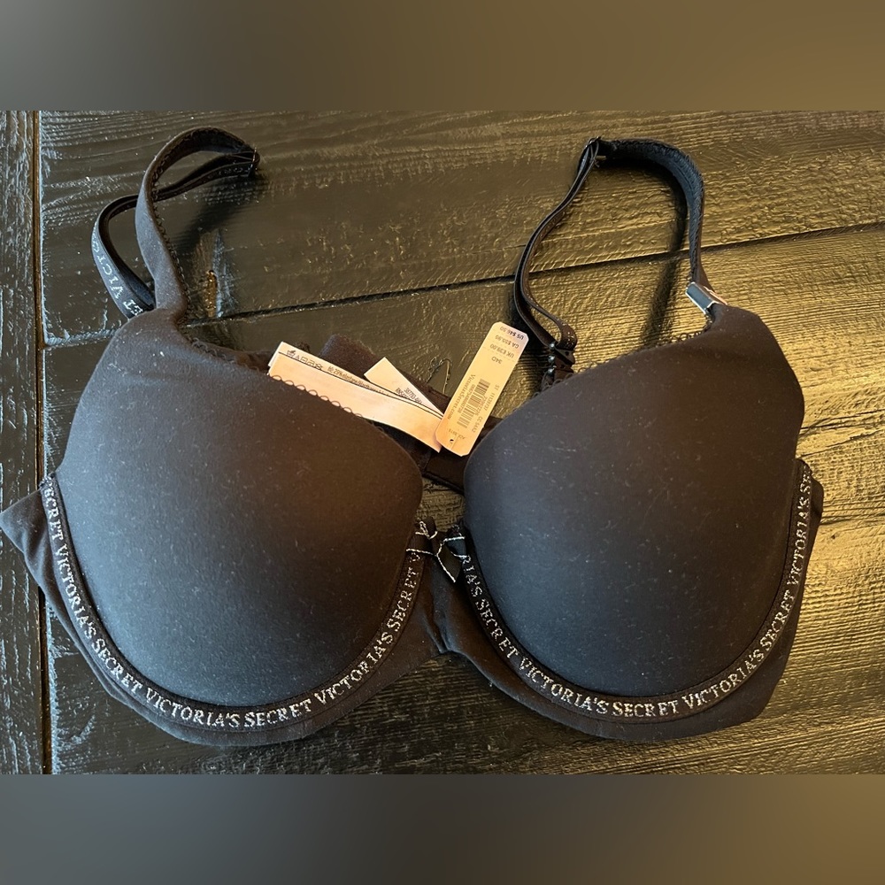 Victoria’s Secret body by Victoria Bra 34D
